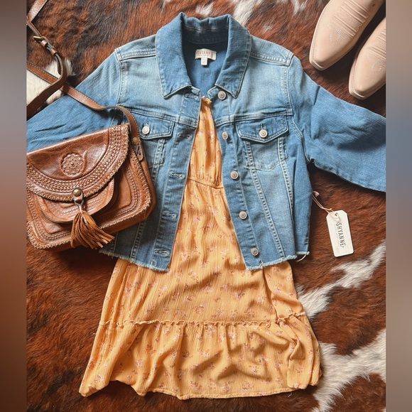 NEW Shyanne Crop Medium Wash Jean Jacket NWT - Picture 4 of 6